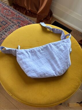NWOT Roots Nylon Medium Crescent Cloud Bag in Cosmic Sky (lavender lilac)